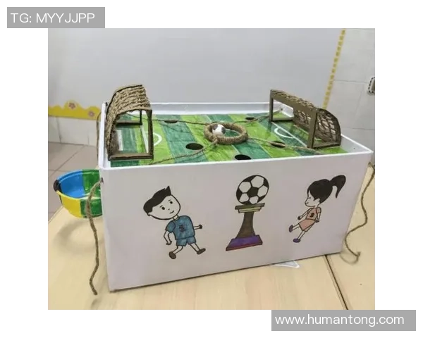 足球明星玩偶广告创意设计展现运动魅力与童趣结合的完美视觉体验