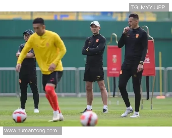 足球热议：上海足球队的技术争议_1